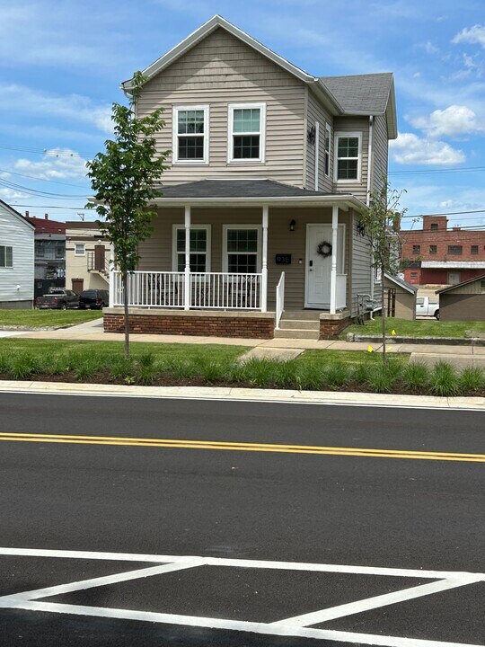 935 3rd St, Unit 935 3rd st downstairs in Portsmouth, OH - Foto de edificio