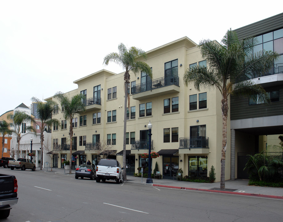 Doma in San Diego, CA - Foto de edificio