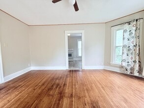 900 W Parker St in Waterloo, IA - Building Photo - Building Photo