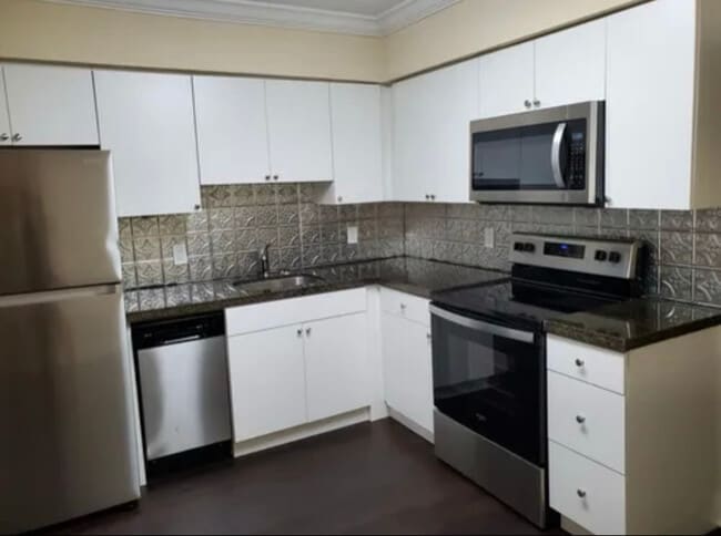 3191 Day Ave in Miami, FL - Building Photo - Building Photo