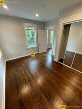 33 Raymond Ave, Unit 2 in Somerville, MA - Building Photo - Building Photo