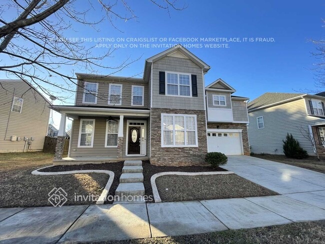 13611 Delstone Dr in Huntersville, NC - Foto de edificio - Building Photo