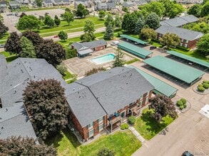 34763 Maple Ln Dr in Sterling Heights, MI - Building Photo - Building Photo