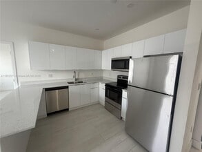 1091 E 17th St in Hialeah, FL - Building Photo - Building Photo