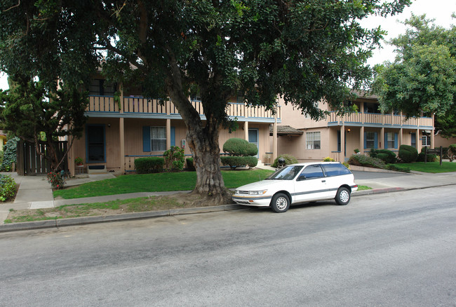 Four Palms in Sunnyvale, CA - Building Photo - Building Photo