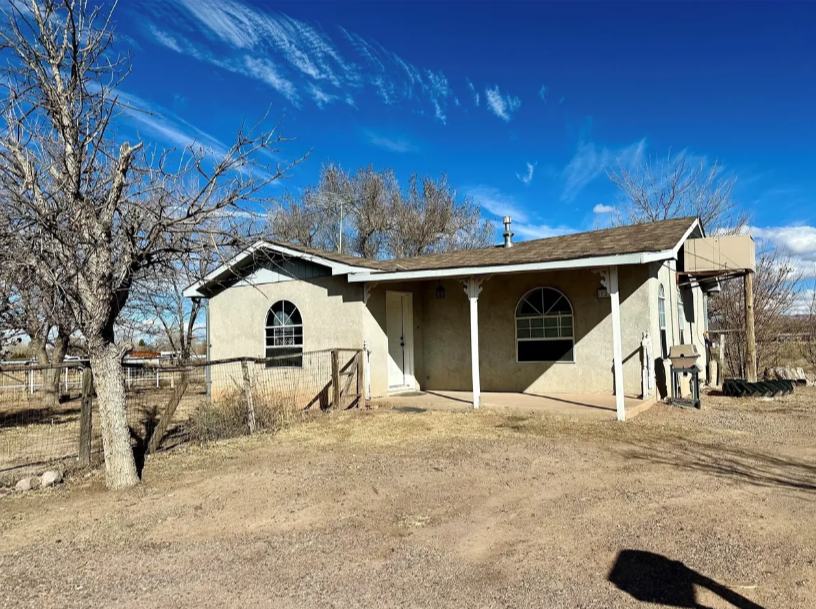 1206 Cuba Rd in Socorro, NM - Foto de edificio