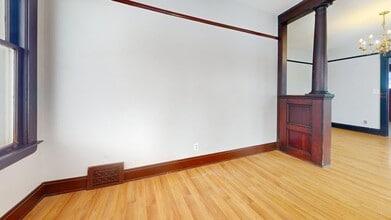 6714 Ottawa Rd in Cleveland, OH - Foto de edificio - Building Photo