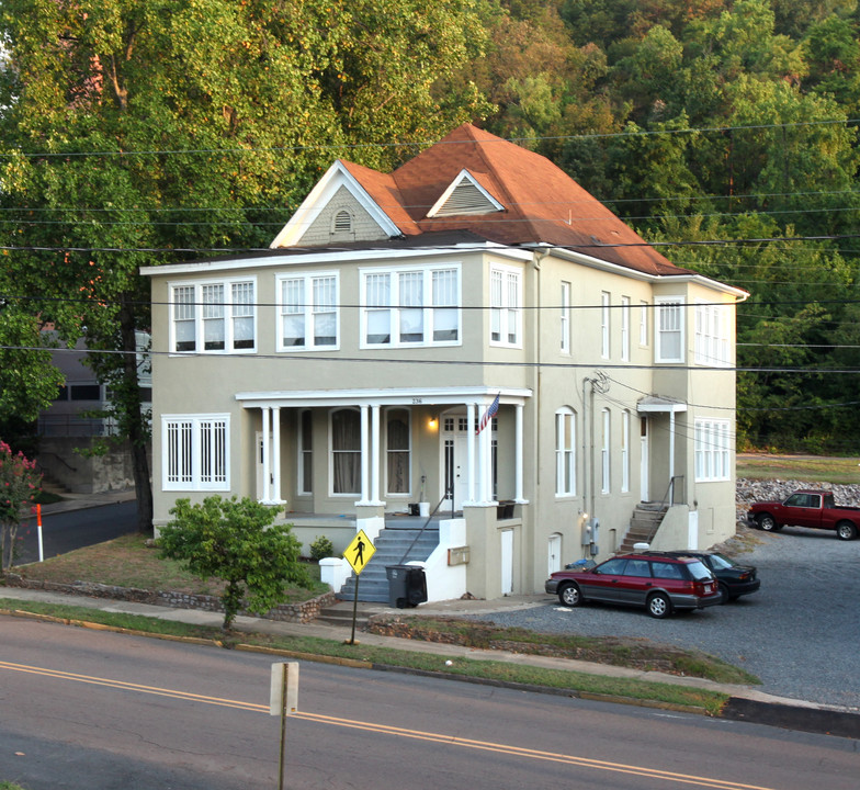 236 Prospect Ave in Hot Springs National Park, AR - Foto de edificio