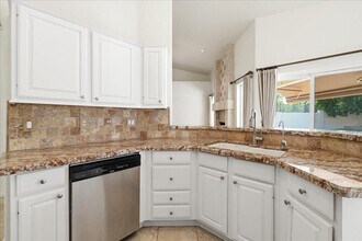 2207 E Tahitian Way in Gilbert, AZ - Building Photo - Building Photo