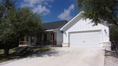 1482 Birch Ln in Fischer, TX - Building Photo - Building Photo