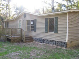 380 Whitlock Dr in Hogansville, GA - Building Photo