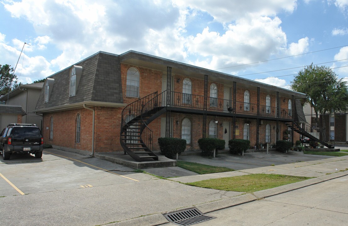 2417 Houma Blvd in Metairie, LA - Building Photo