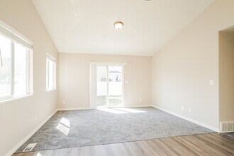 7548 Mesa Maple Dr in West Jordan, UT - Building Photo - Building Photo