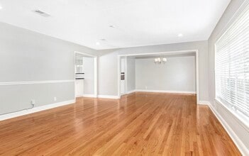 2327 Dorrington St in Houston, TX - Building Photo - Building Photo