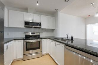 778 Sheppard Av W in Toronto, ON - Building Photo - Building Photo