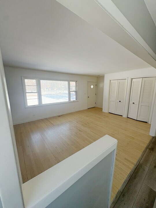 100 W George St in Itasca, IL - Building Photo