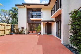 3199 Cocoplum Cir in Coconut Creek, FL - Building Photo - Building Photo