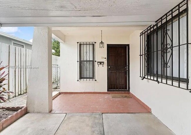 1160 SW 9th St in Miami, FL - Building Photo - Building Photo
