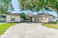 1099 Woodsmere Pkwy in Rockledge, FL - Foto de edificio - Building Photo