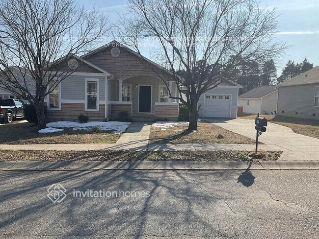 property at 1807 Chantilly Ln