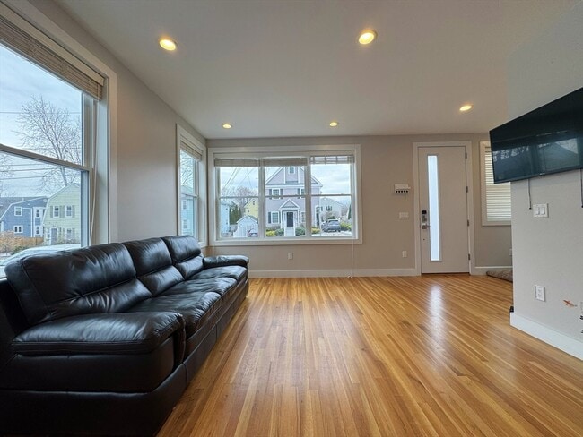 30 Harrington St in Watertown, MA - Building Photo - Building Photo