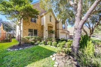 9230 Hernshead Ln in Missouri City, TX - Foto de edificio - Building Photo