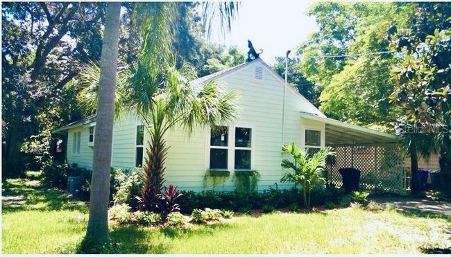 1121 Orange Ave in Dunedin, FL - Building Photo - Building Photo