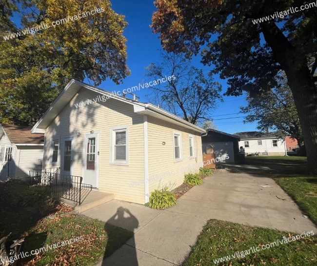 property at 133-135 N Lindberg St