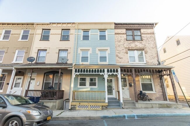 property at 118 S 3rd St