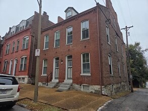 1217 Lami St, Unit 1217C Apt 2E in St. Louis, MO - Building Photo - Building Photo