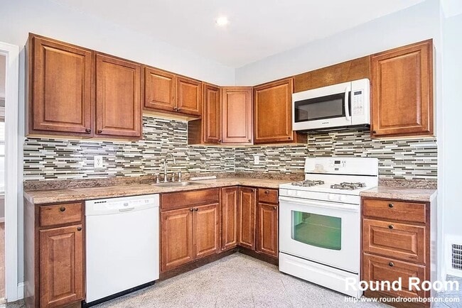 28 Moreland St, Unit 1