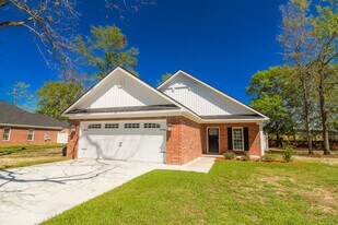 33 Grove Cir in Statesboro, GA - Building Photo