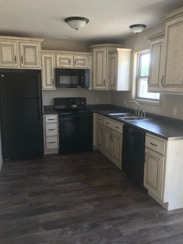 256 E Outer Rd in Poplar Bluff, MO - Building Photo - Building Photo