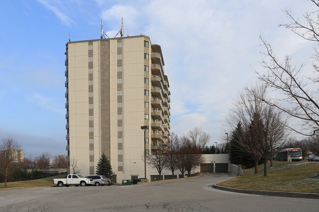 Country Hill Estates in Kitchener, ON - Building Photo - Building Photo