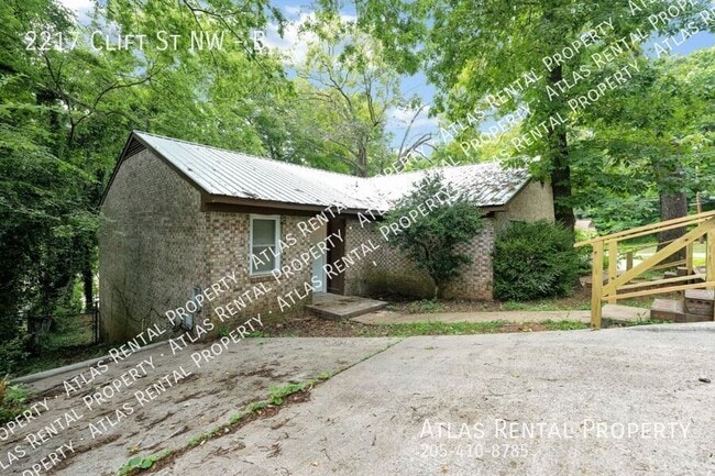 2217 Clift St NW in Huntsville, AL - Building Photo - Building Photo