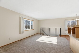 Griffin Court Apartments in St. Paul, MN - Building Photo - Building Photo