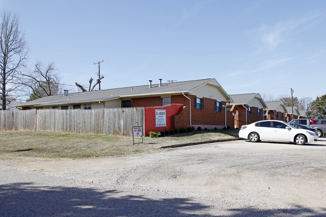 R. Armen Apartments in Tecumseh, OK - Building Photo