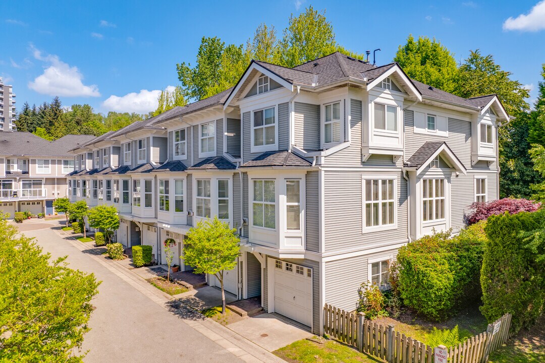 8562 Aquitania Pl in Vancouver, BC - Building Photo