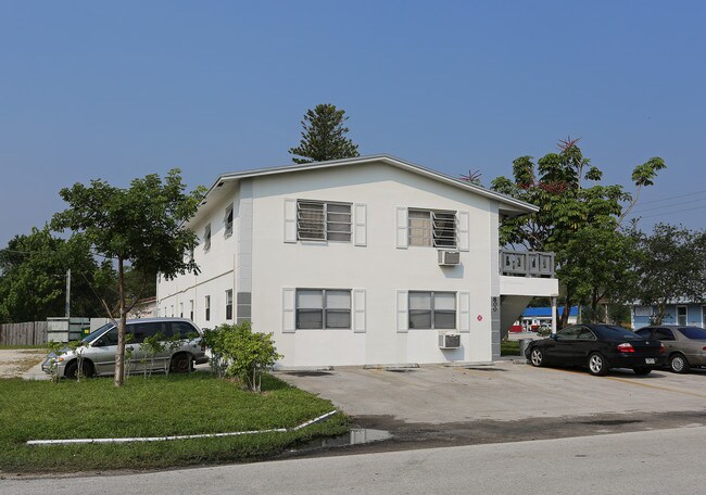 800 NE 14th Pl in Fort Lauderdale, FL - Building Photo - Building Photo