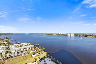 241 Riverside Dr in Holly Hill, FL - Building Photo - Building Photo