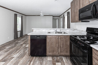 10340 Midland Rd in Freeland, MI - Building Photo - Building Photo