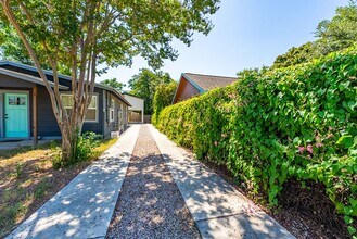 1141 Nickols Ave in Austin, TX - Building Photo - Building Photo
