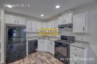 18 Abbott St in Waterville, ME - Building Photo - Building Photo