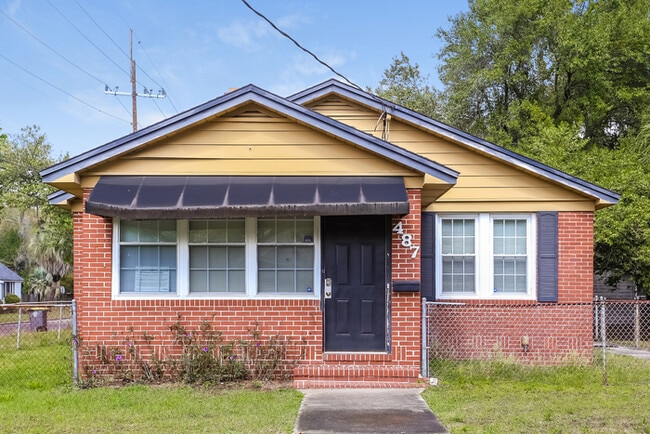 property at 487 W 67th St