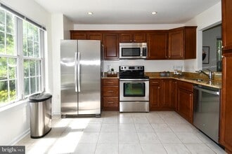 2797 Yarling Ct in Falls Church, VA - Building Photo - Building Photo