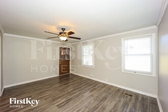 942 Astor Ave SW in Atlanta, GA - Foto de edificio - Building Photo