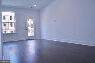 116 Stoutsburg Blvd in Pennington, NJ - Building Photo - Building Photo