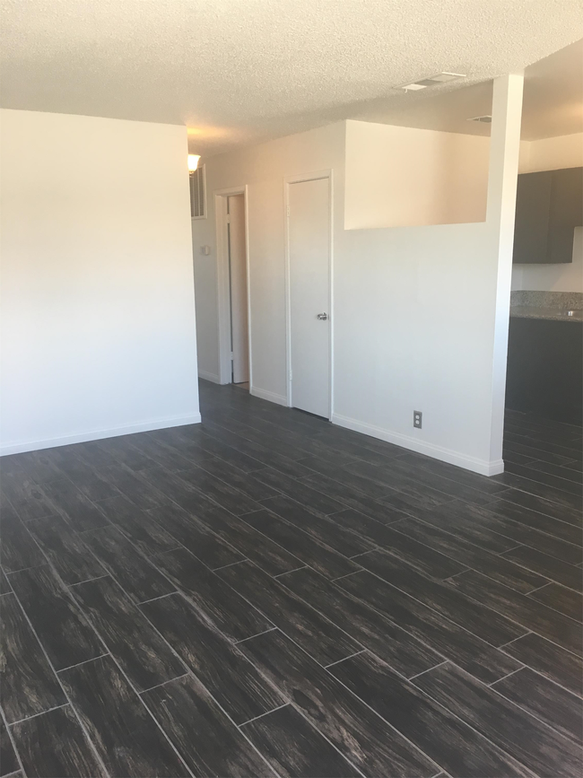 2900 Marlin Ave-Unit -D in Las Vegas, NV - Foto de edificio - Building Photo