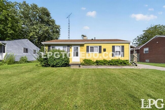 property at 1525 Akron St