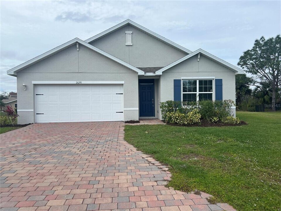 26291 Trinilas Dr in Punta Gorda, FL - Building Photo
